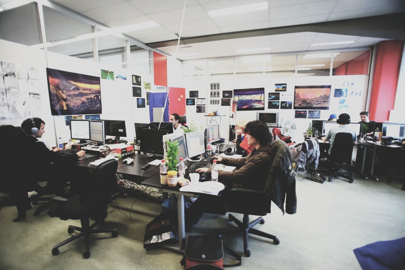 Ze bouwen nog steeds hun engine. Terwijl de game al lang begonnen is.